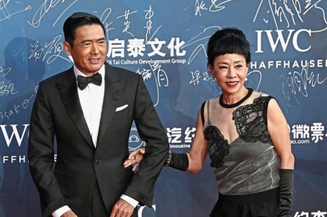 "Forbes"ə düşən aktyor sərvətini xeyriyyə qurumuna bağışladı - VİDEO